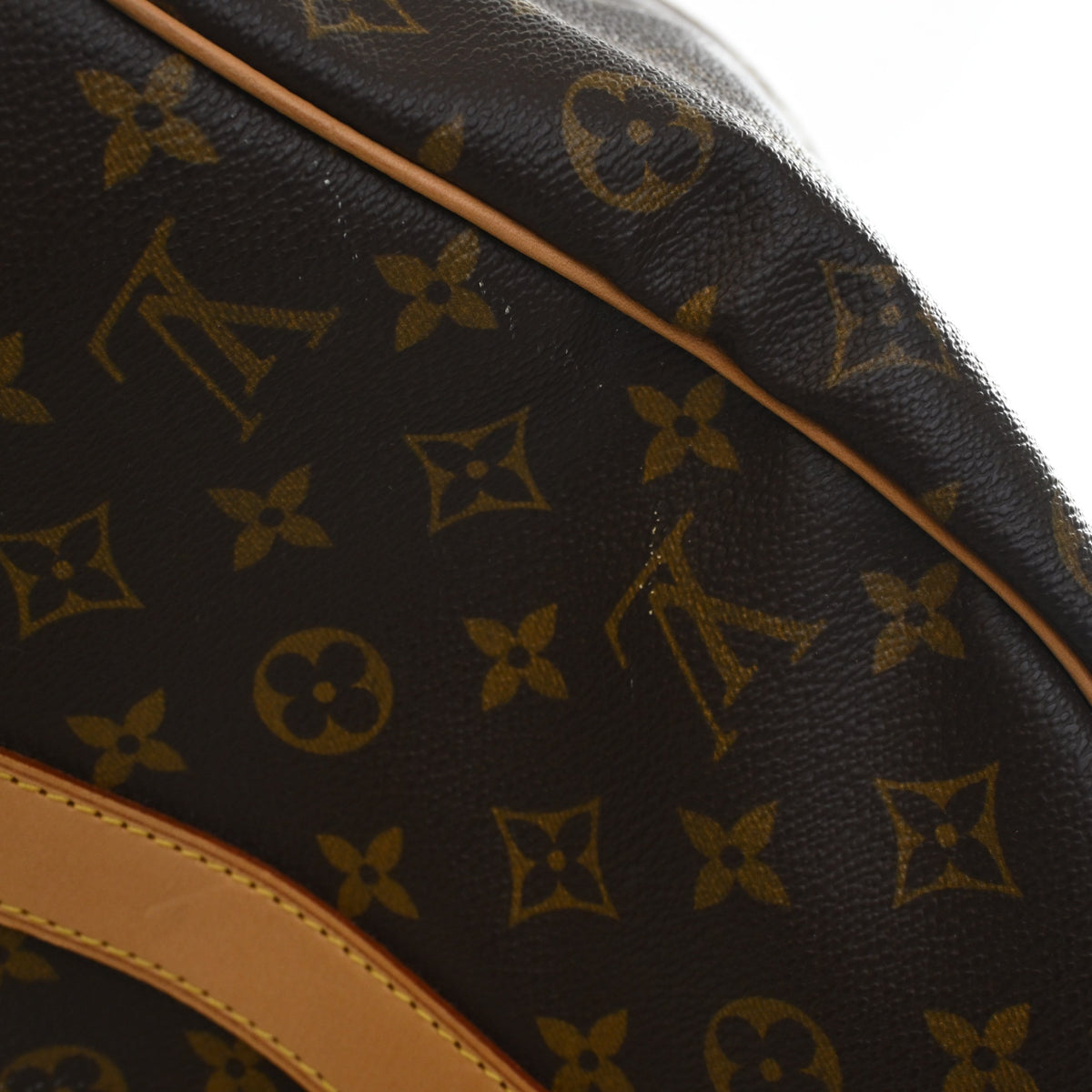 Vintage Louis Vuitton 50 Monogram Keepall Bandouliere, corner and edge detail, photo 16 of 19