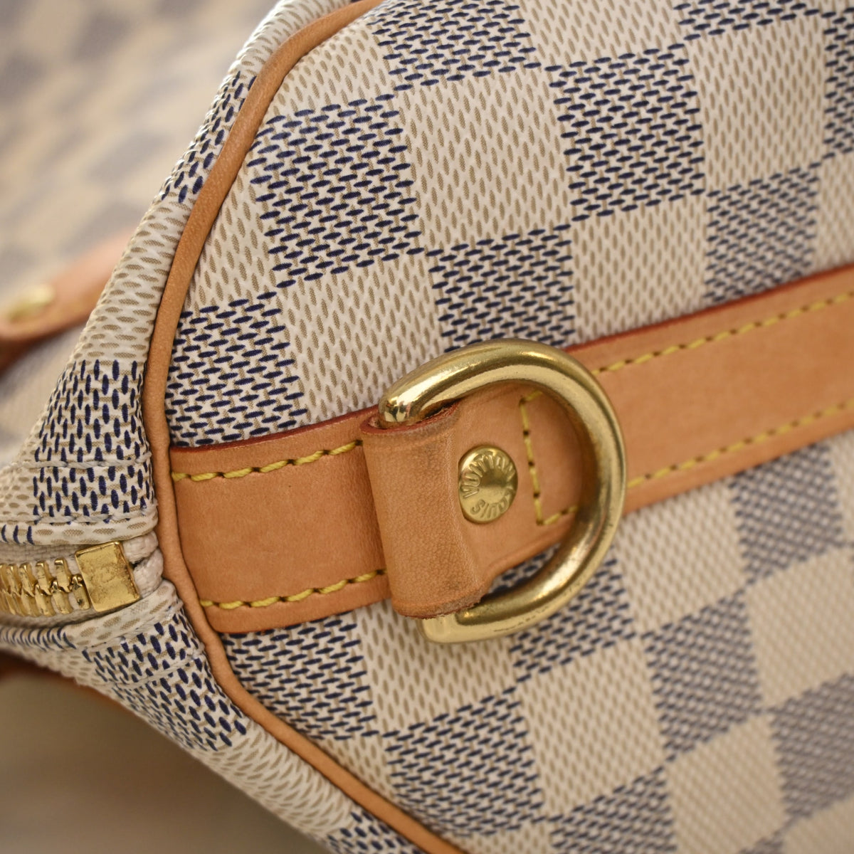 Pre-Owned Louis Vuitton Speedy Bandouliere 30 Damier Azur, gold hardware close-up, photo 16 of 18