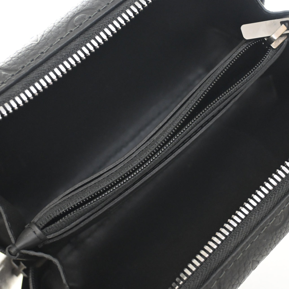 Louis Vuitton Monogram Taurillon Horizon Clutch, photo 12 of 12