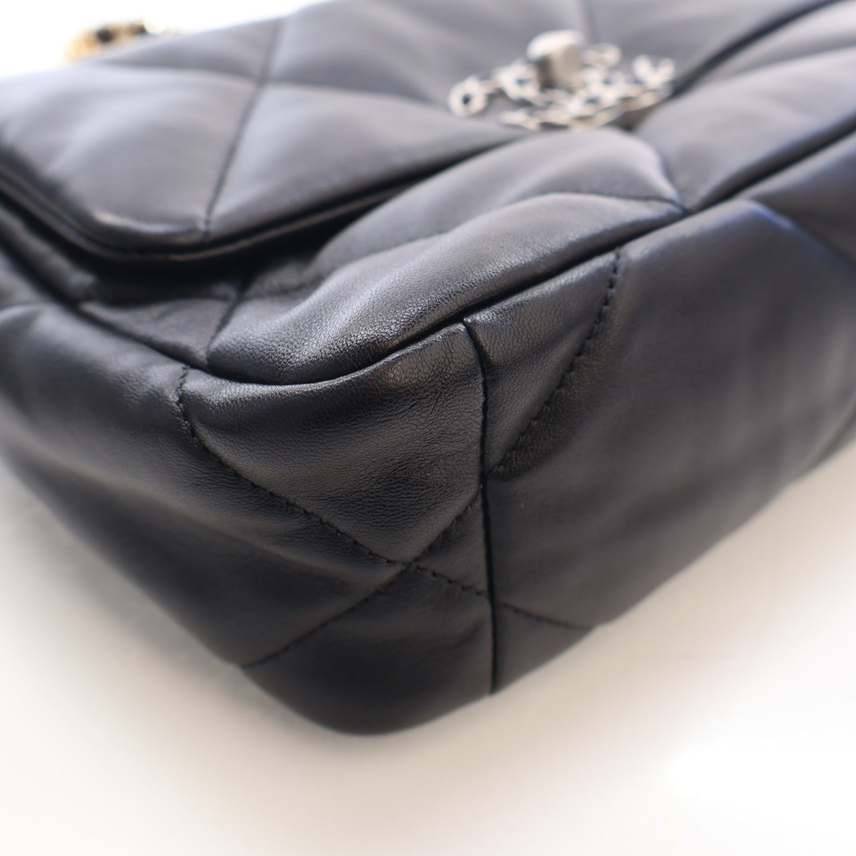 Chanel Medium Lambskin 19 Flap Bag, photo 6 of 17