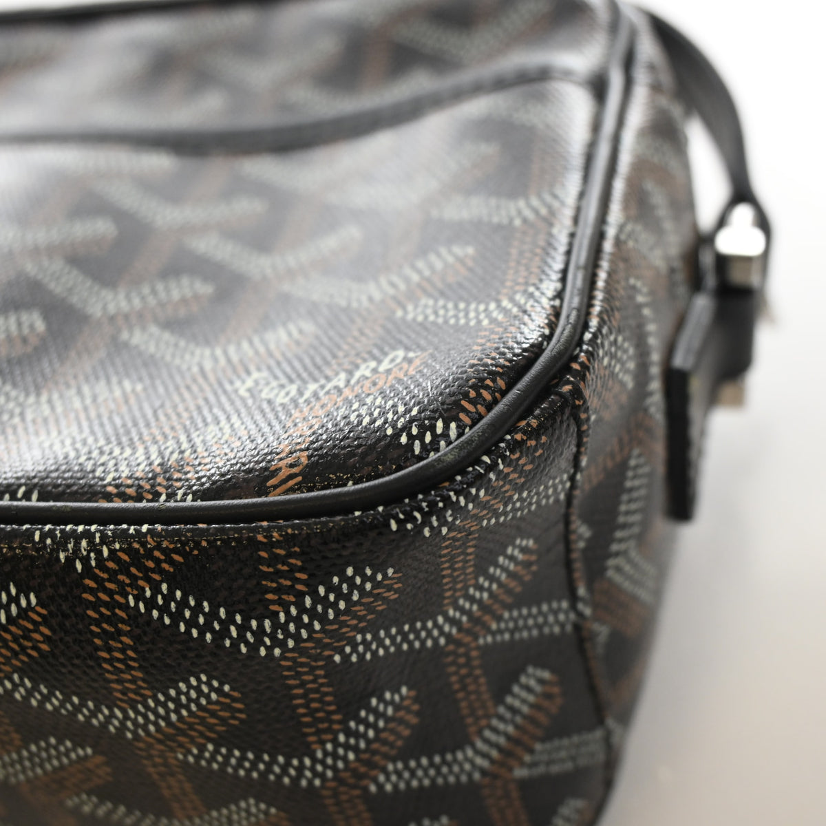 Pre-Owned Goyard PM Goyardine Cap-vert, corner detail