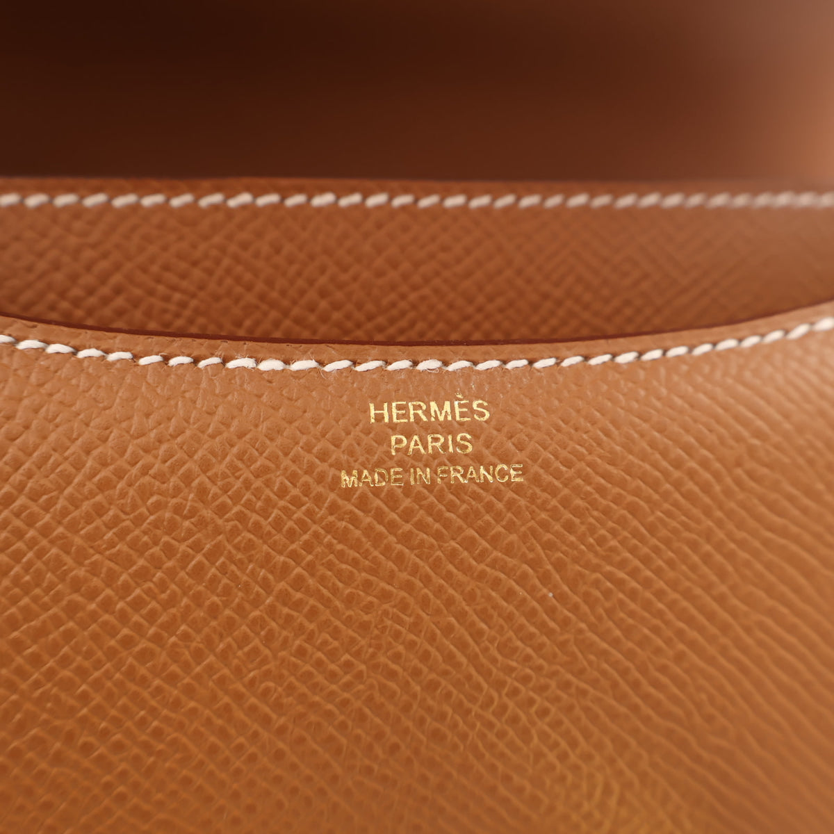 Pre-Owned Hermès Constance 18 Gold Epsom Leather, logo detail