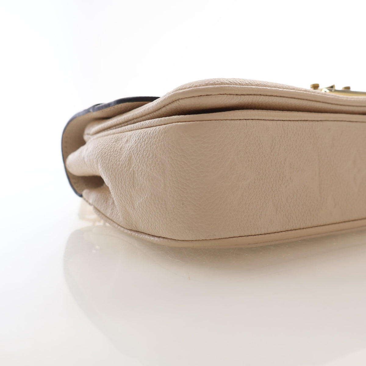 Pre-Owned Louis Vuitton Monogram Empreinte Marceau, side profile