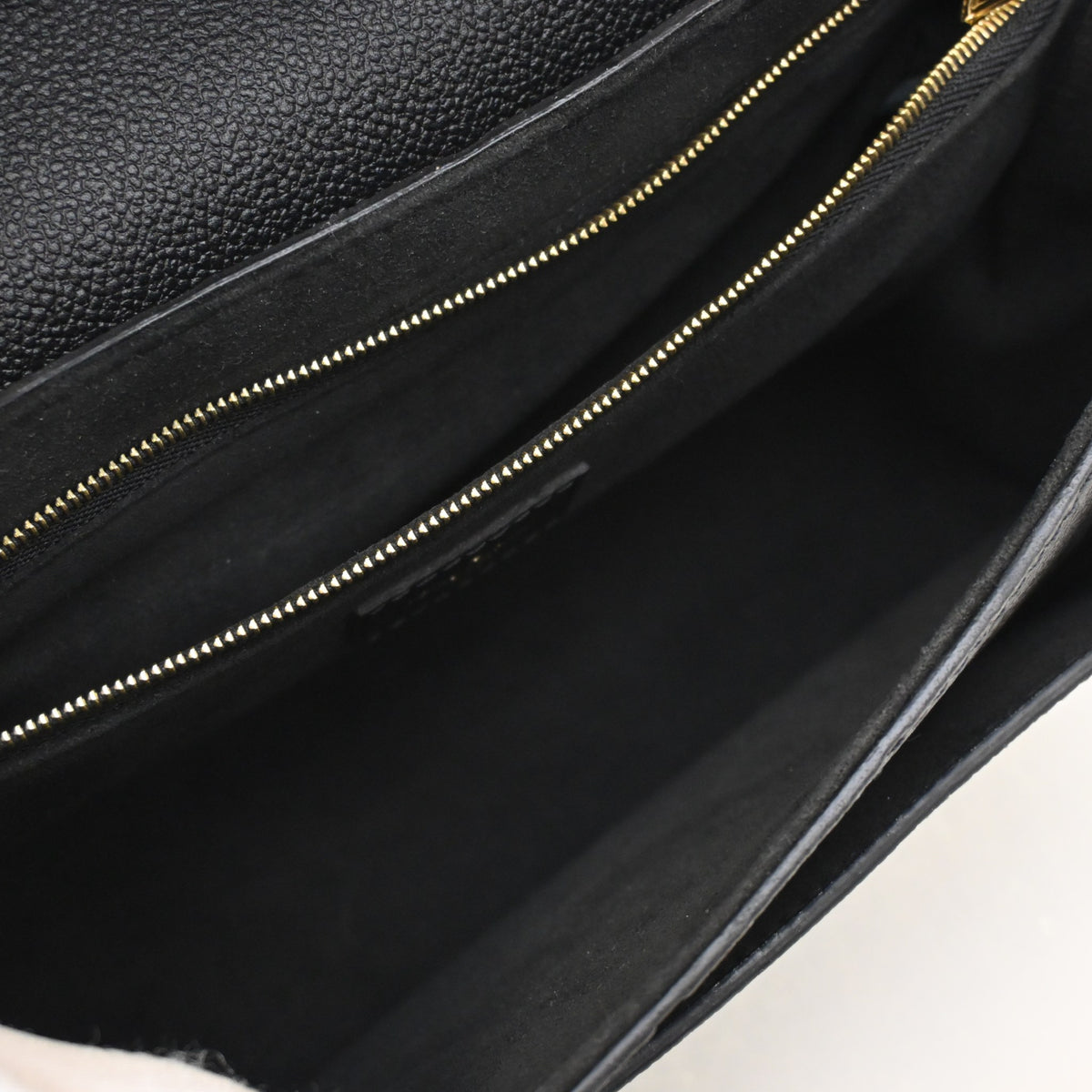 Pre-Owned Louis Vuitton PM Monogram Empreinte Vavin, open interior with lining