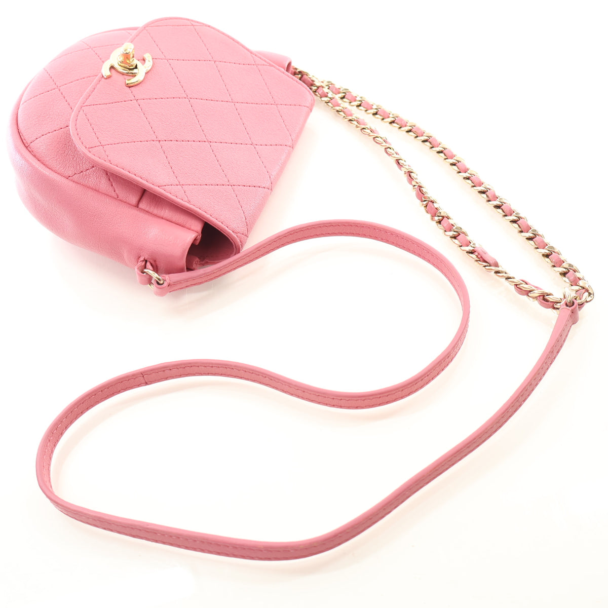 Pre-Owned Chanel Flap Bag Goatskin Casual Trip, three-quarter view