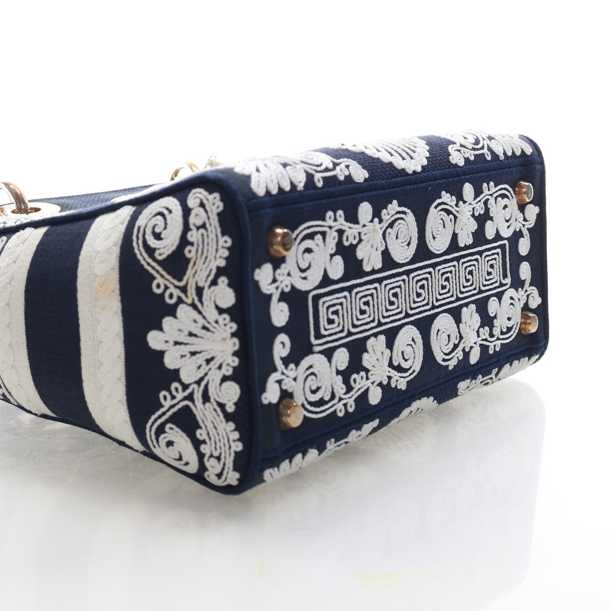 Pre-Owned Chanel Medium Christian Dior Canvas Embroidered Lady D-lite, base view