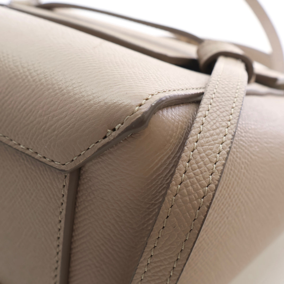 Pre-Owned Celine Belt Bag Nano Calfskin, corner detail