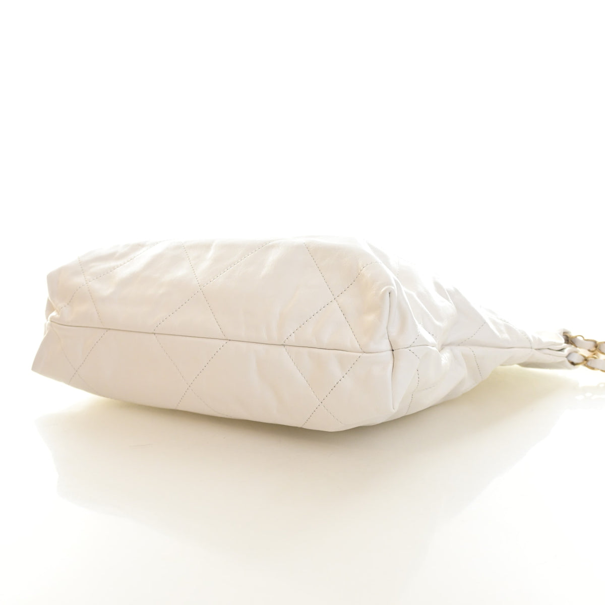 Pre-Owned Chanel 22 Hobo Small Calfskin, base and feet view, photo 10 of 17
