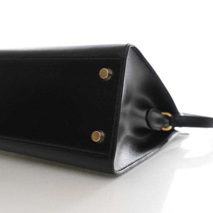 Vintage Hermès Kelly Sport MM Noir Box Calf, base and feet view, photo 8 of 20