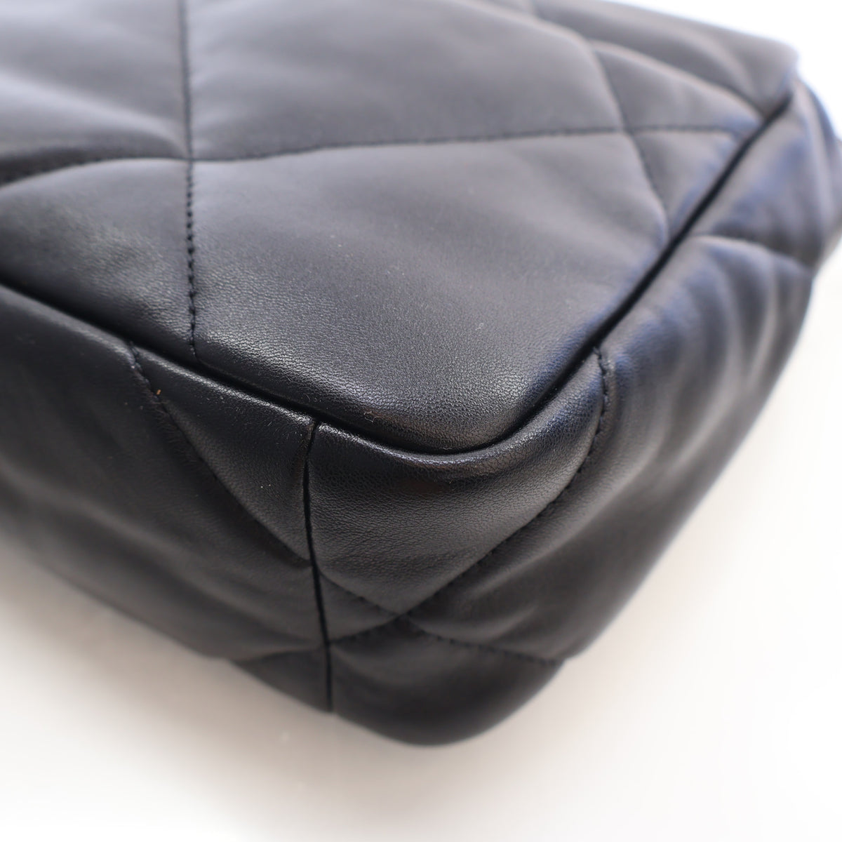 Chanel Medium Lambskin 19 Flap Bag, photo 13 of 17