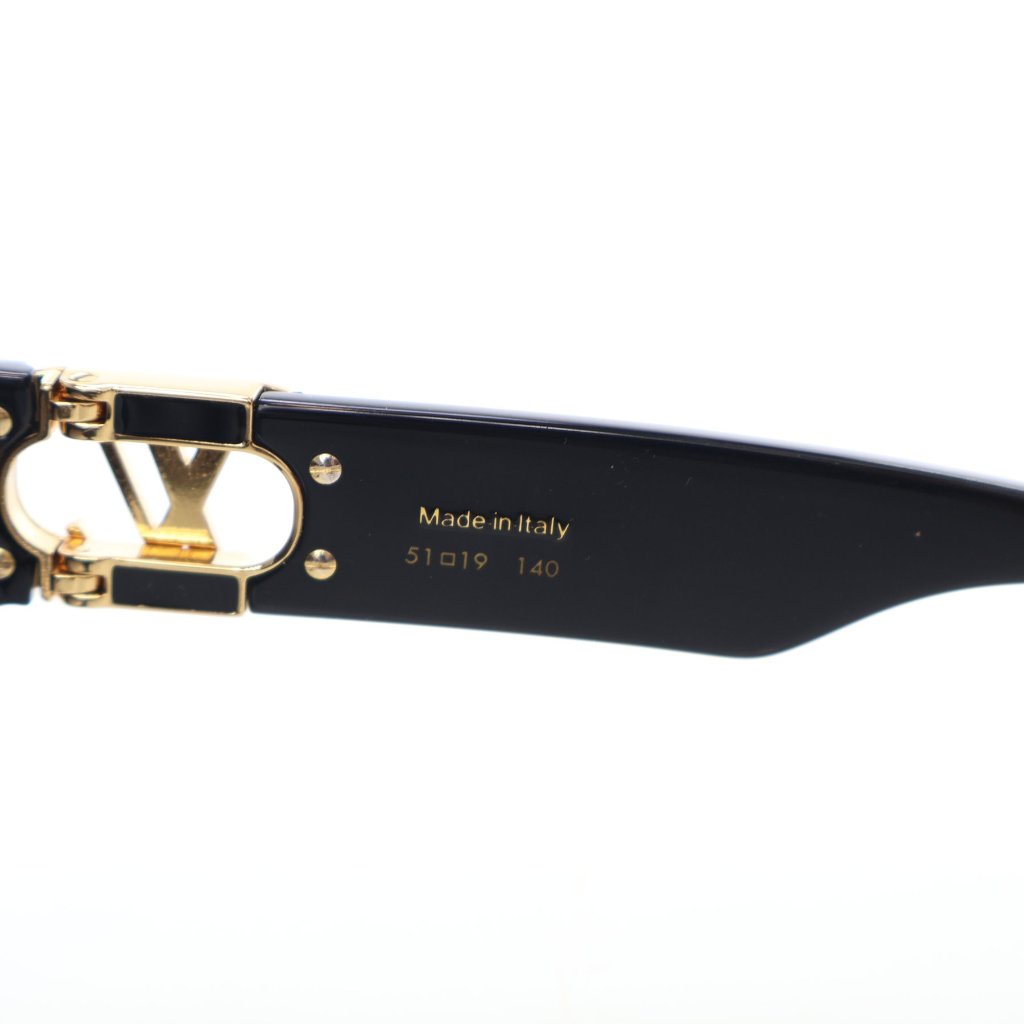 Pre-Owned Louis Vuitton Sunglasses, gold hardware close-up, photo 8 of 9