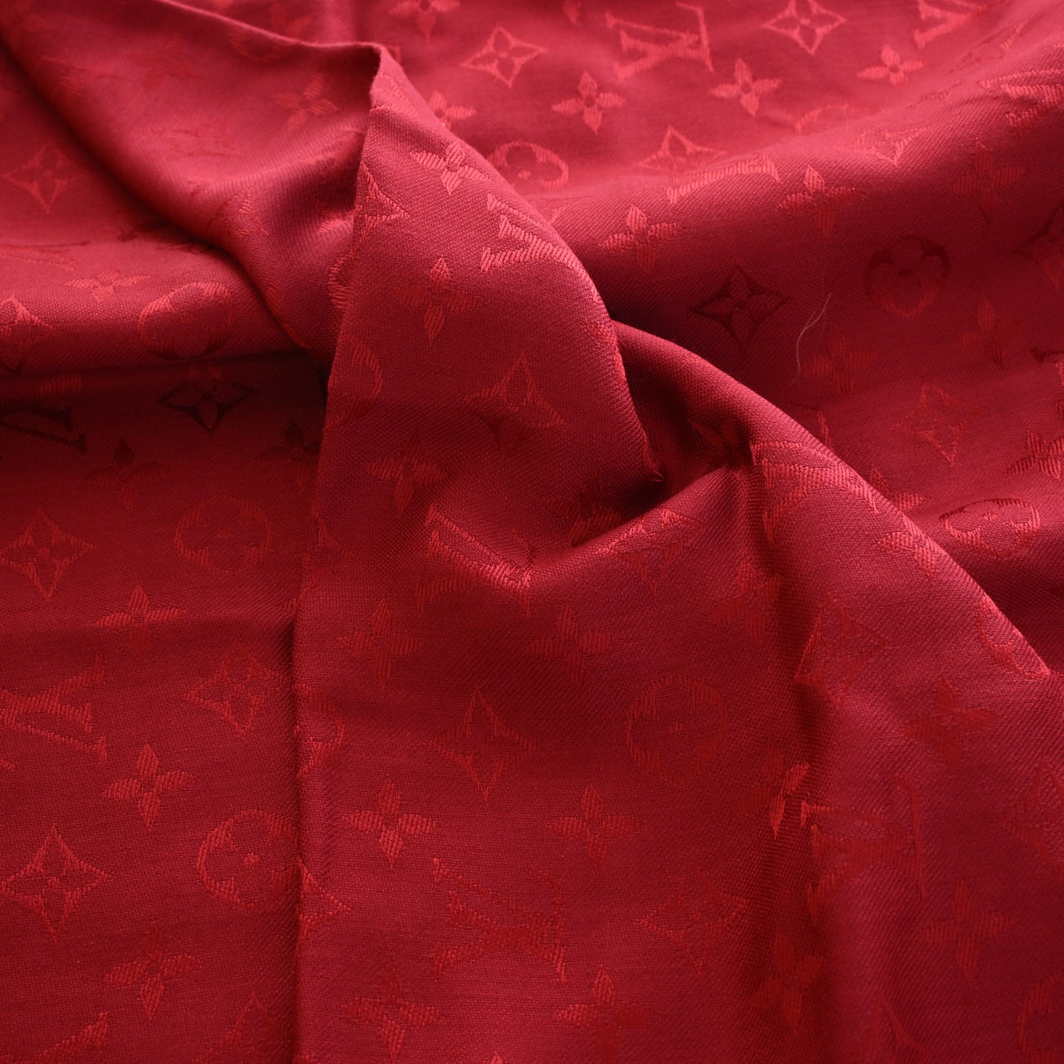 Louis Vuitton Monogram Classic Shawl, photo 4 of 7