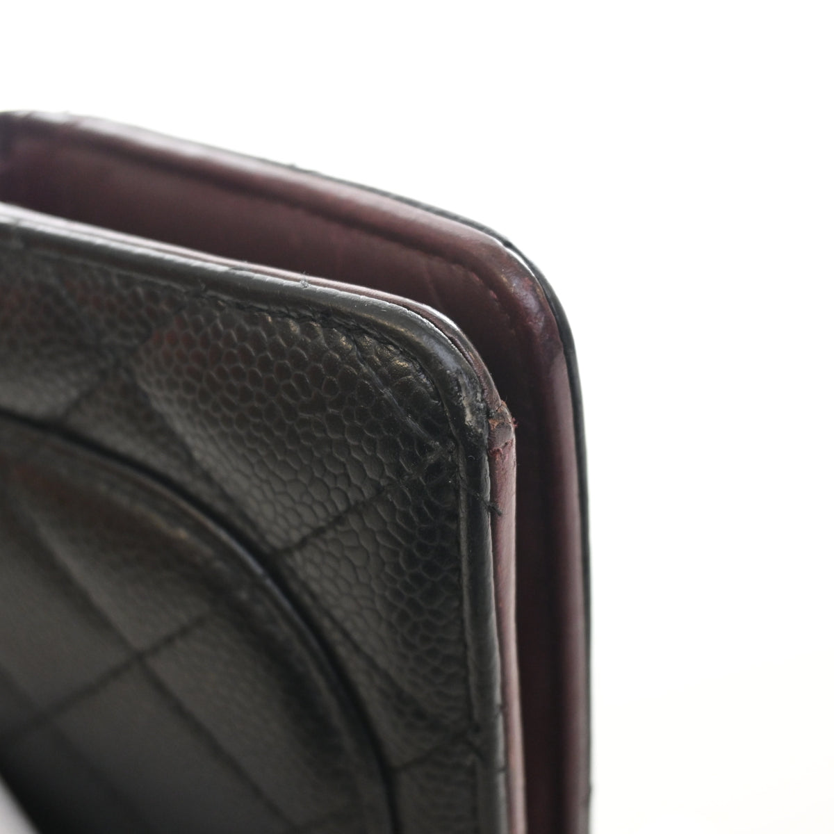 Pre-Owned Chanel Wallet Caviar Leather Long Bi Fold, corner and edge detail, photo 12 of 15