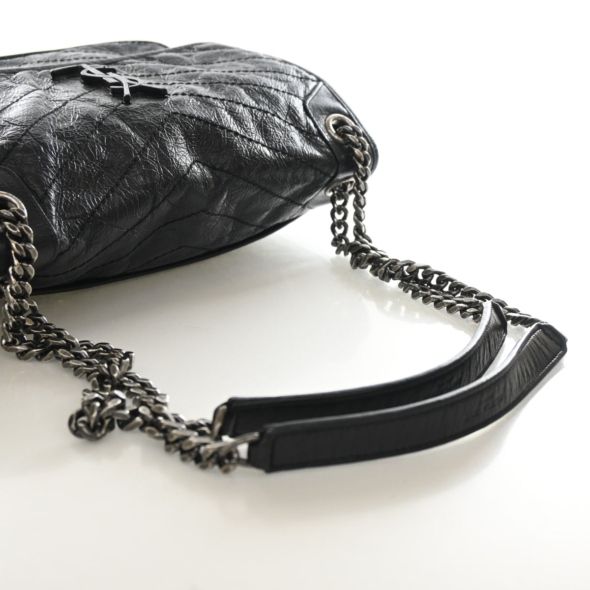 Pre-Owned Saint Laurent Shoulder Bag Medium Calfskin Niki, side profile, photo 10 of 13