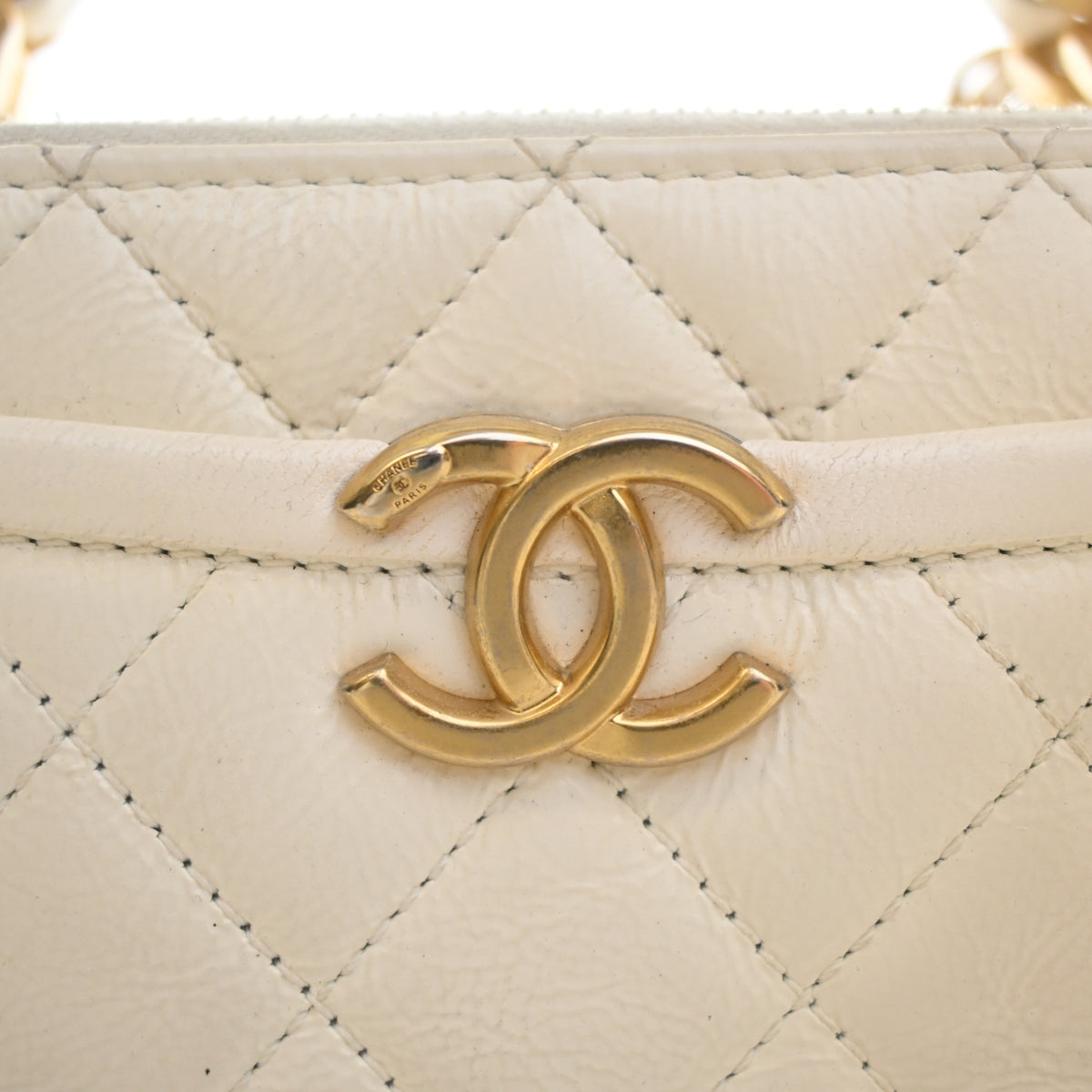 Pre-Owned Chanel Top Handle Mini Calfskin Vanity With Chain, gold embossed logo detail