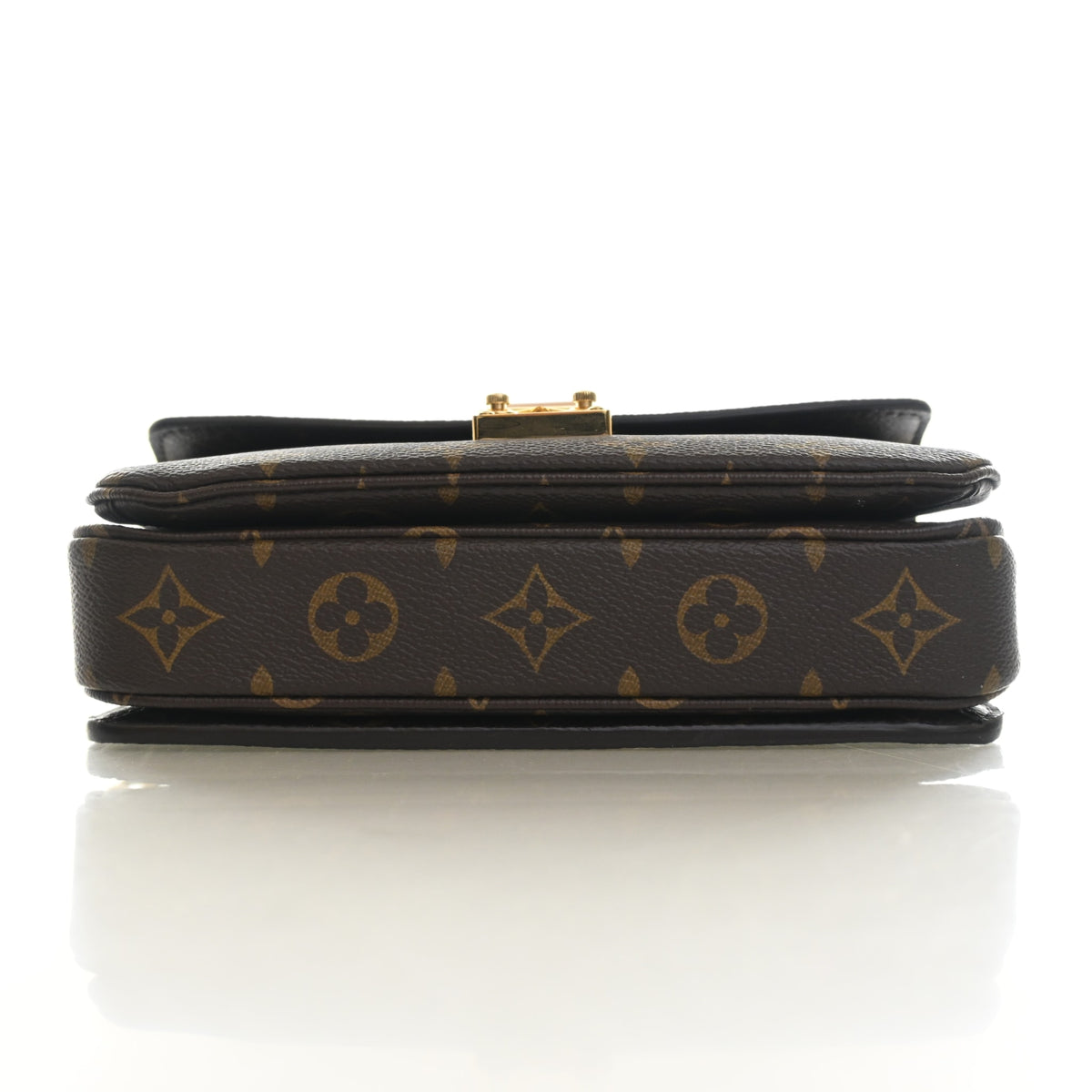 Pre-Owned Louis Vuitton Pochette Metis Monogram East-west, base view