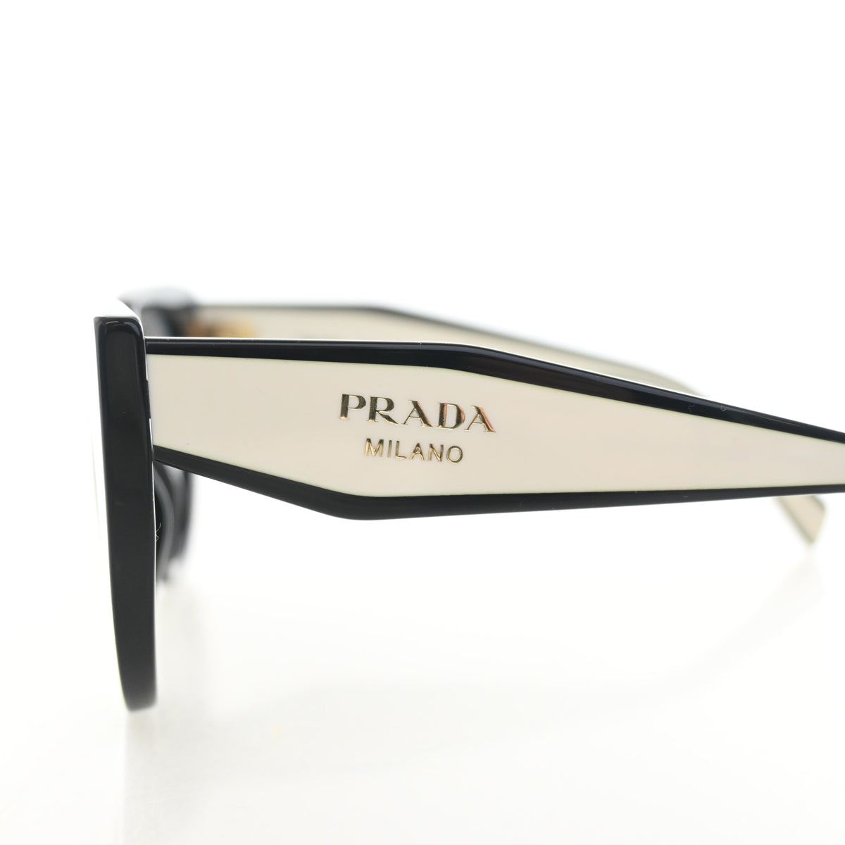 Pre-Owned Prada Sunglasses Cateye, logo detail, photo 6 of 8