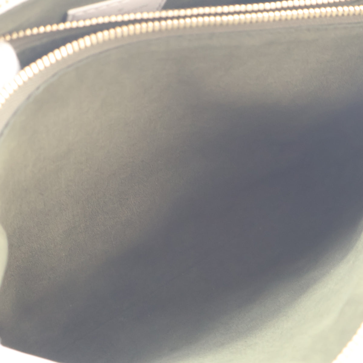 Pre-Owned Louis Vuitton PM Lambskin Monogram Coussin, open interior with lining, photo 17 of 18