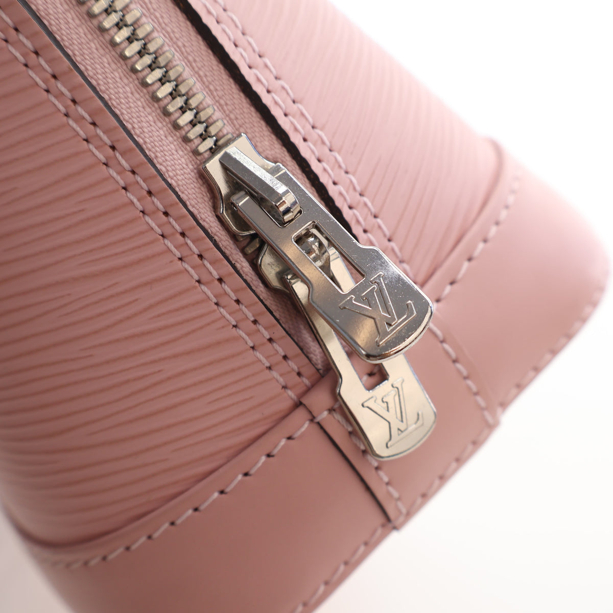 Pre-Owned Louis Vuitton Alma Epi BB, silver hardware