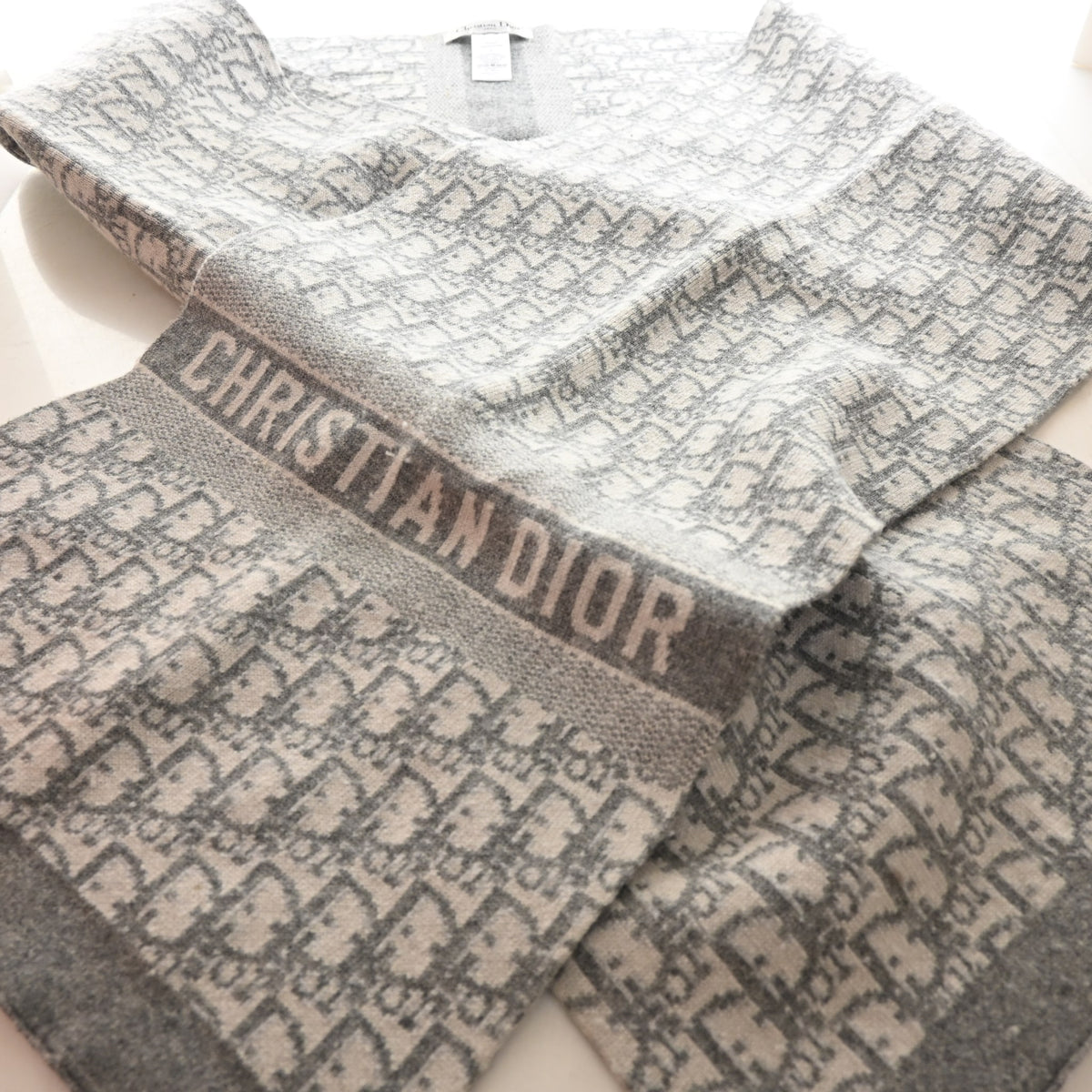 Christian Dior Cashmere Oblique Scarf, photo 4 of 9