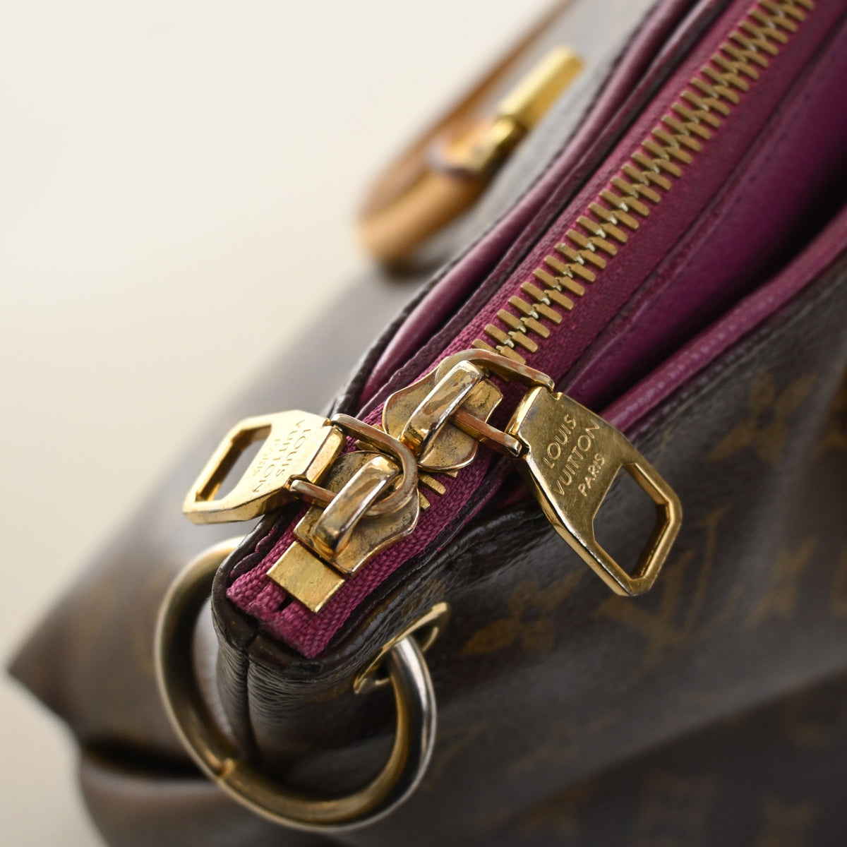 Pre-Owned Louis Vuitton MM Monogram Pallas, gold hardware close-up