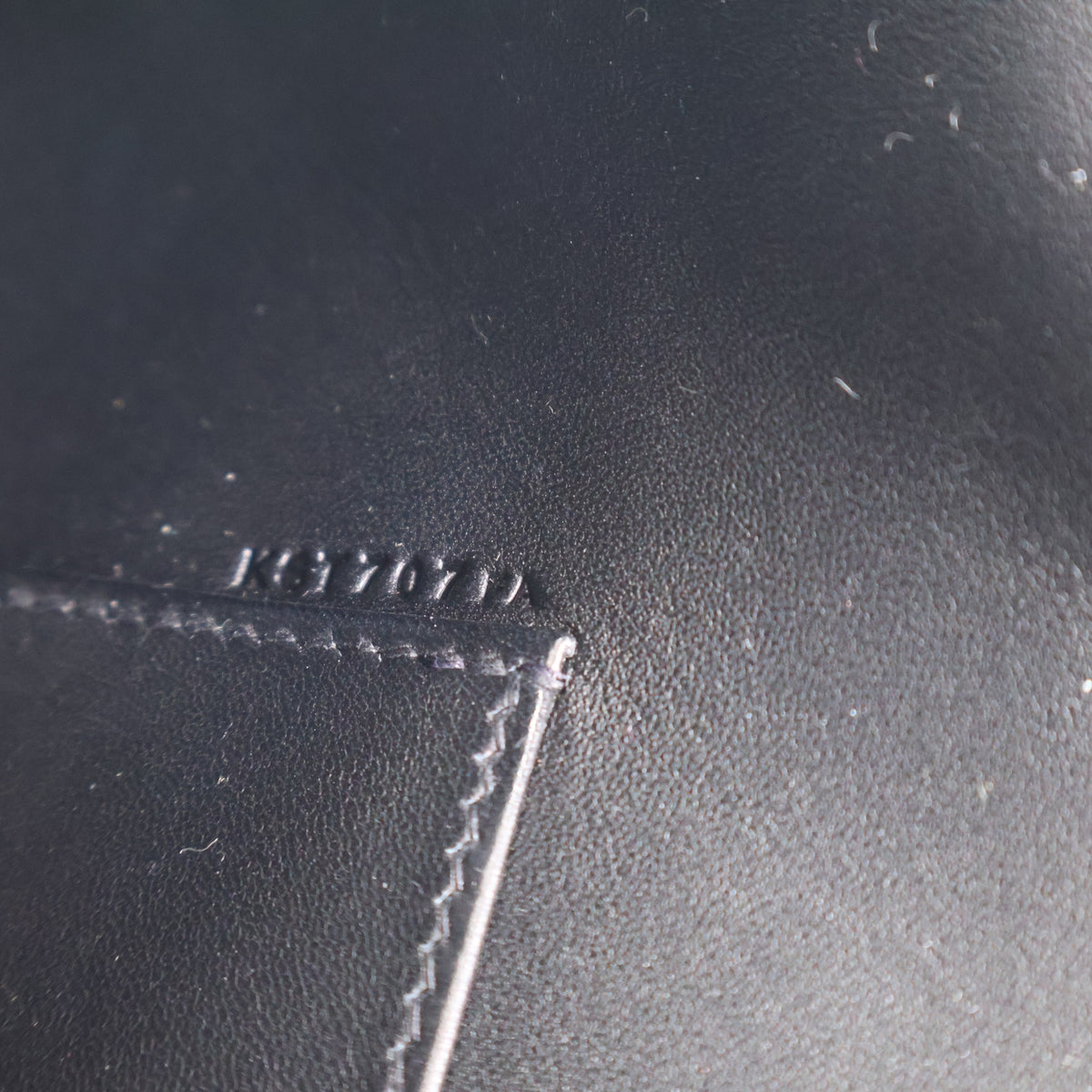Pre-Owned Hermès Noir Evergrain Leather Depechette Pouch, interior label and date code