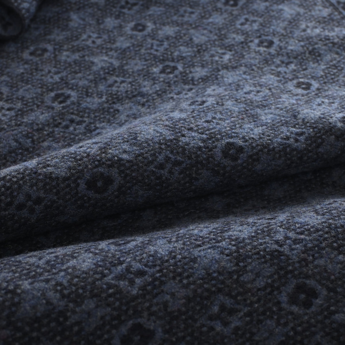 Louis Vuitton Monogram Scarf, photo 4 of 7