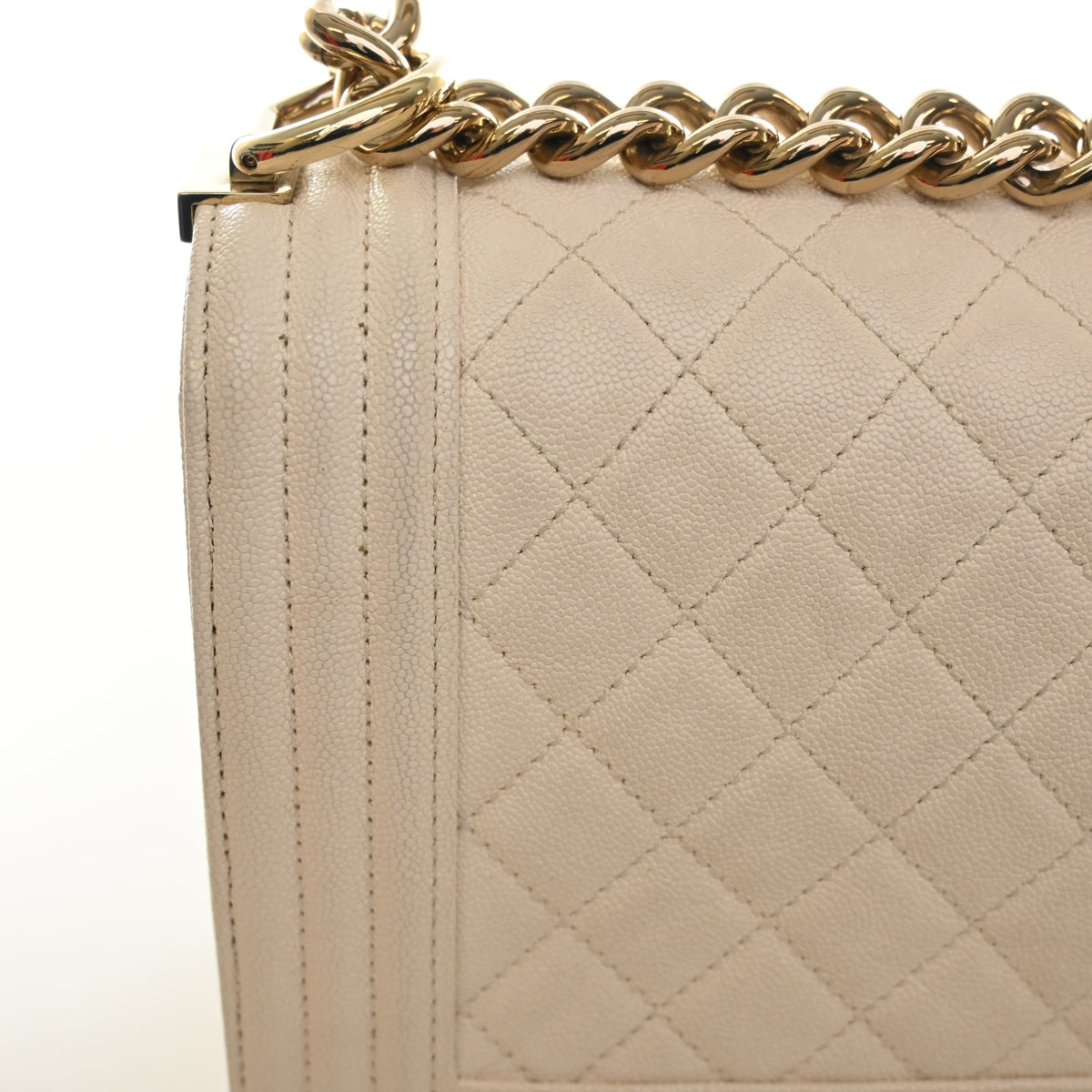 Pre-Owned Chanel Boy Bag Medium Caviar Leather, side profile, photo 15 of 18