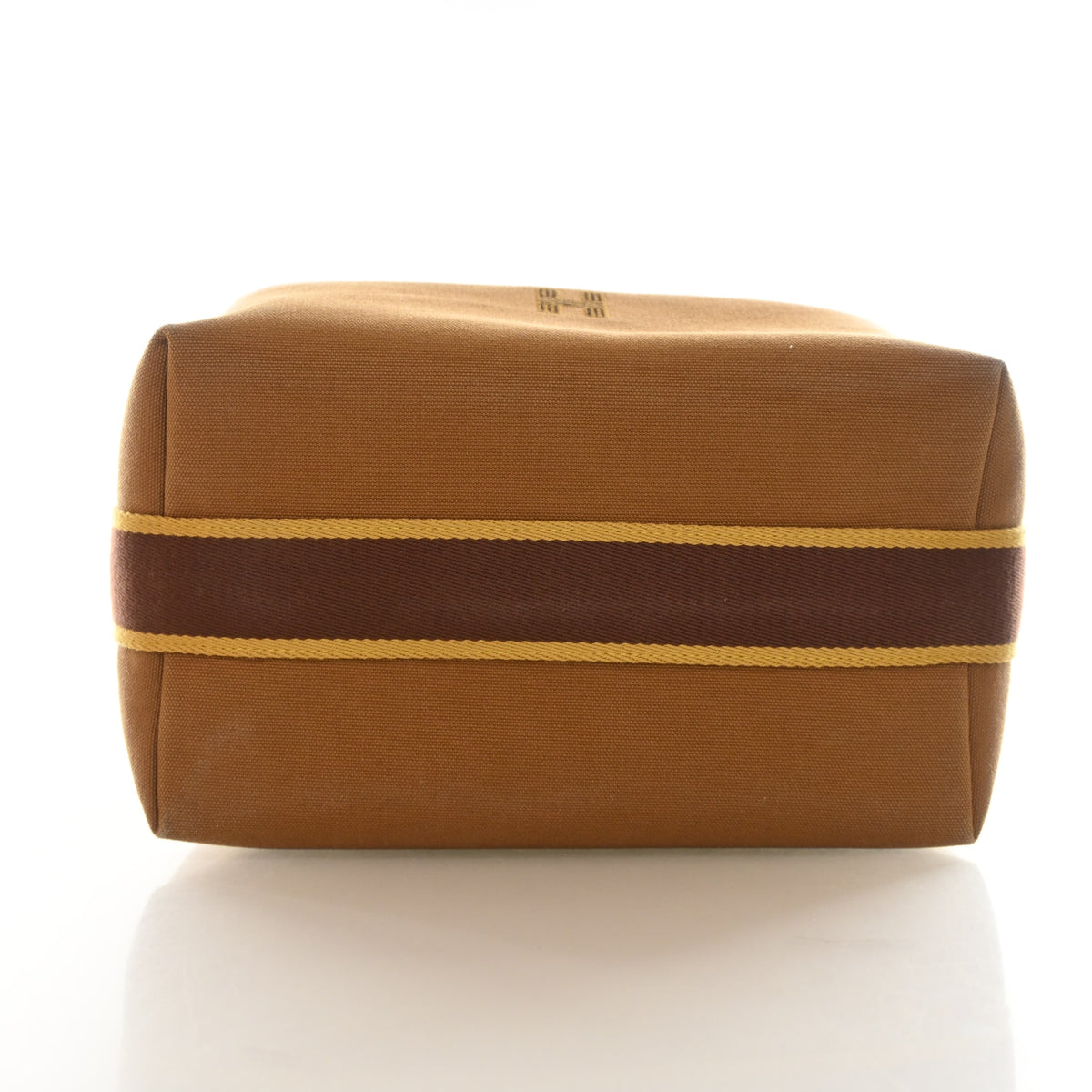 Pre-Owned Hermès Case Large Ocre Toile Bride A Brac Model, base and feet view, photo 11 of 13