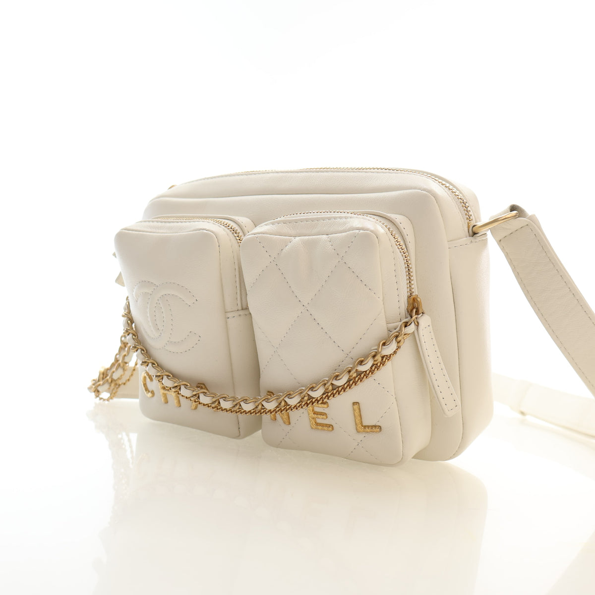 Pre-Owned Chanel Case Small Calfskin Camera, three-quarter view, photo 3 of 16