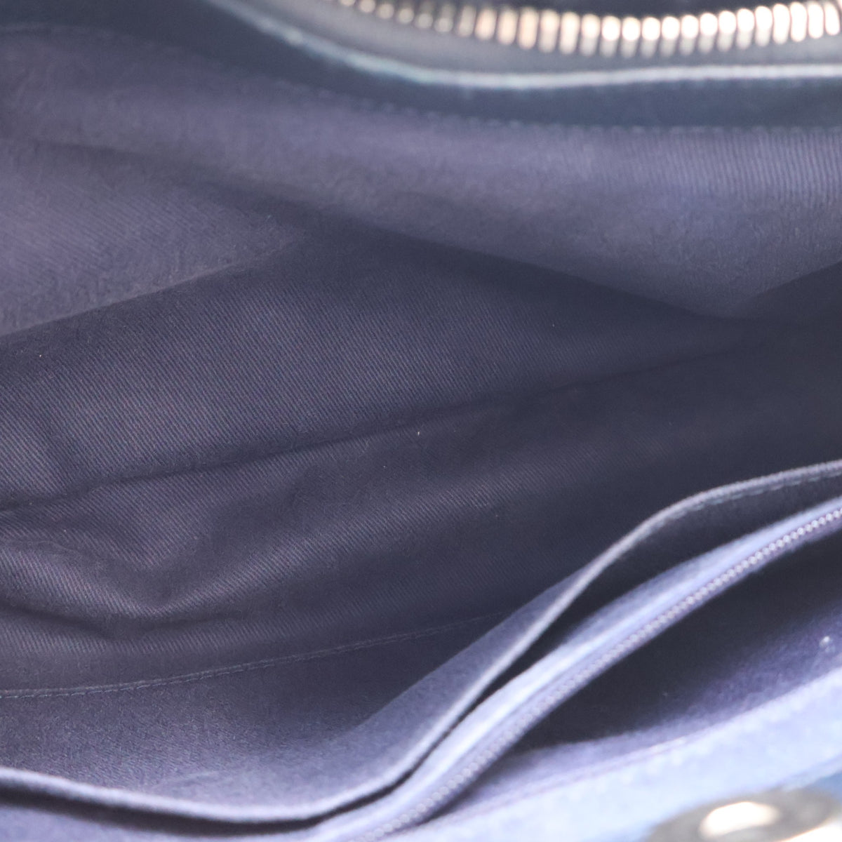Pre-Owned Chanel Tote Bag Small Calfskin Neo Executive, open interior