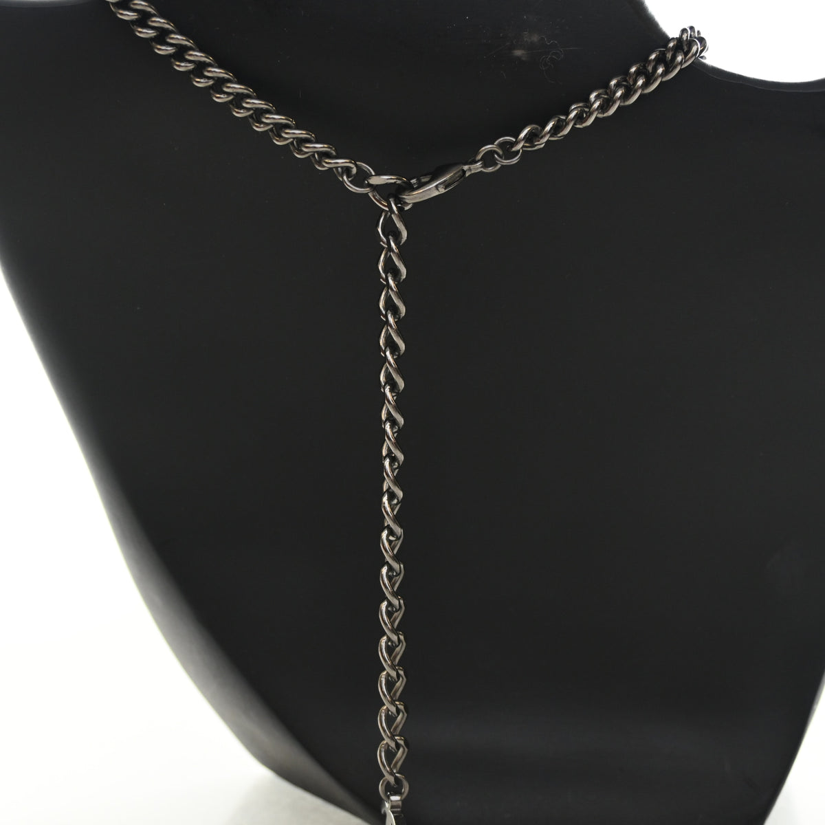 Pre-Owned Chanel Necklace Crystal CC Symbol Choker, strap detail