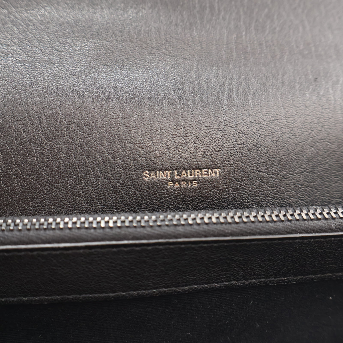 Pre-Owned Saint Laurent Large Sheepskin College, logo detail, photo 13 of 14
