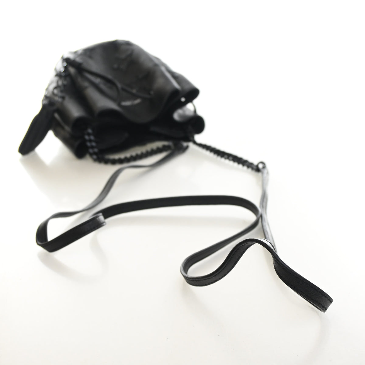 Pre-Owned Saint Laurent Bucket Bag Mini Calfskin Emmanuelle, side profile