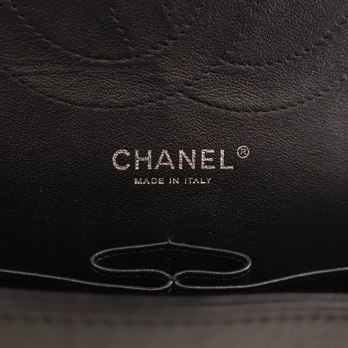 Pre-Owned Chanel Classic Double Flap Jumbo Patent Leather Bag, logo detail