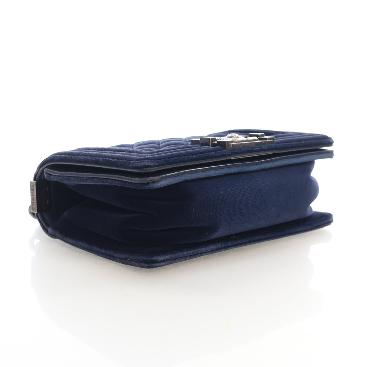 Pre-Owned Chanel Boy Bag Small Velvet, side profile