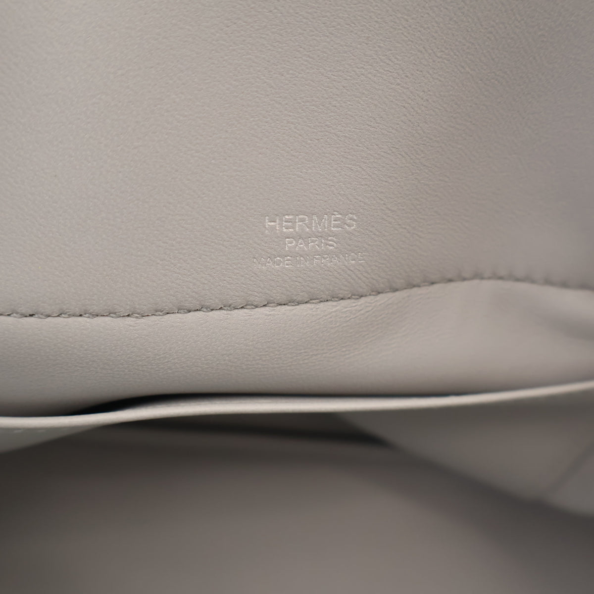 Pre-Owned Hermès Bolide 24 Bleu Glacier Evercolor Leather, logo detail