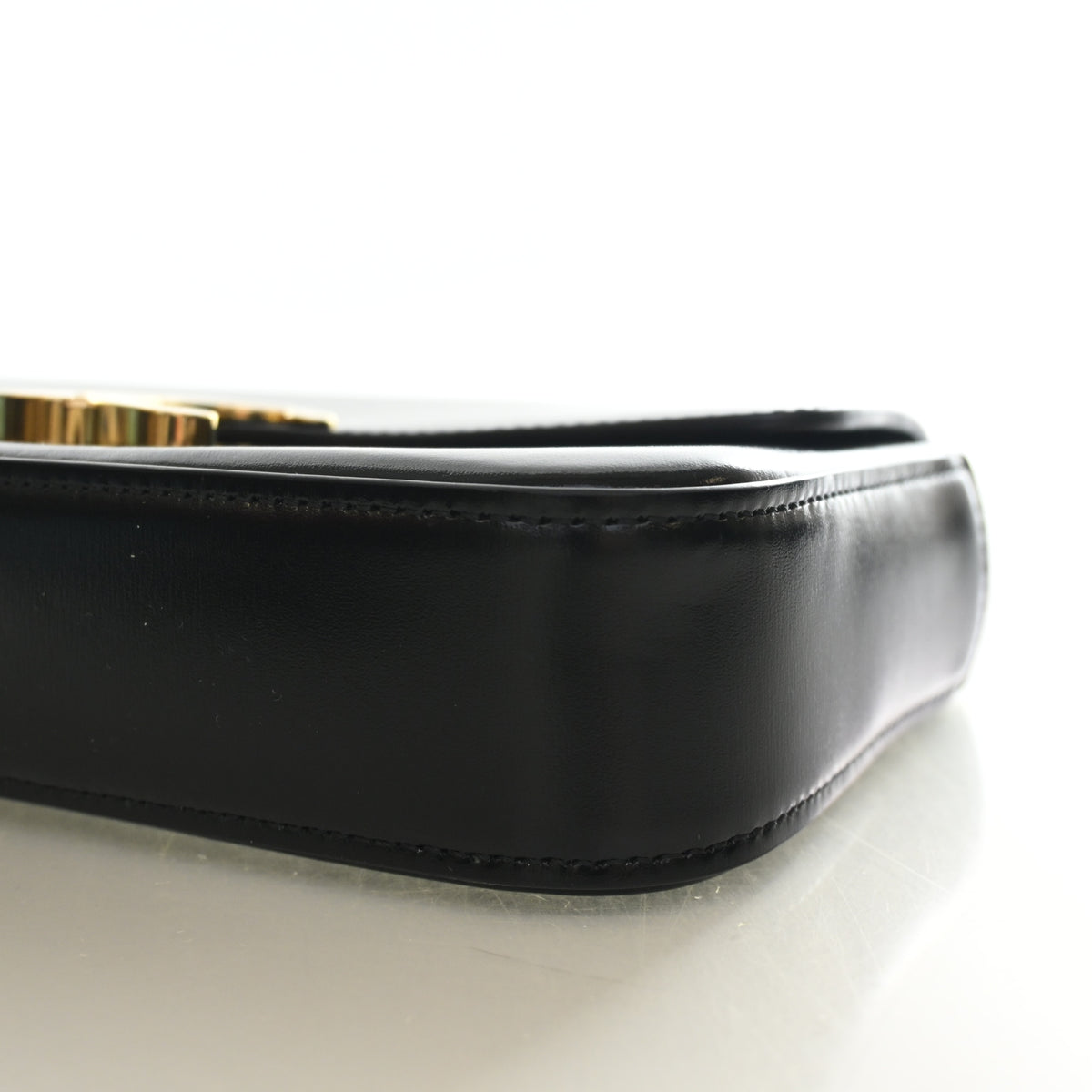 Pre-Owned Celine Shoulder Bag Calfskin Claude Chain, corner detail
