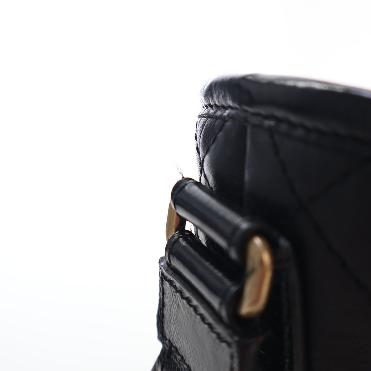 Pre-Owned Chanel Hobo Small Calfskin Gabrielle, gold hardware close-up, photo 21 of 22