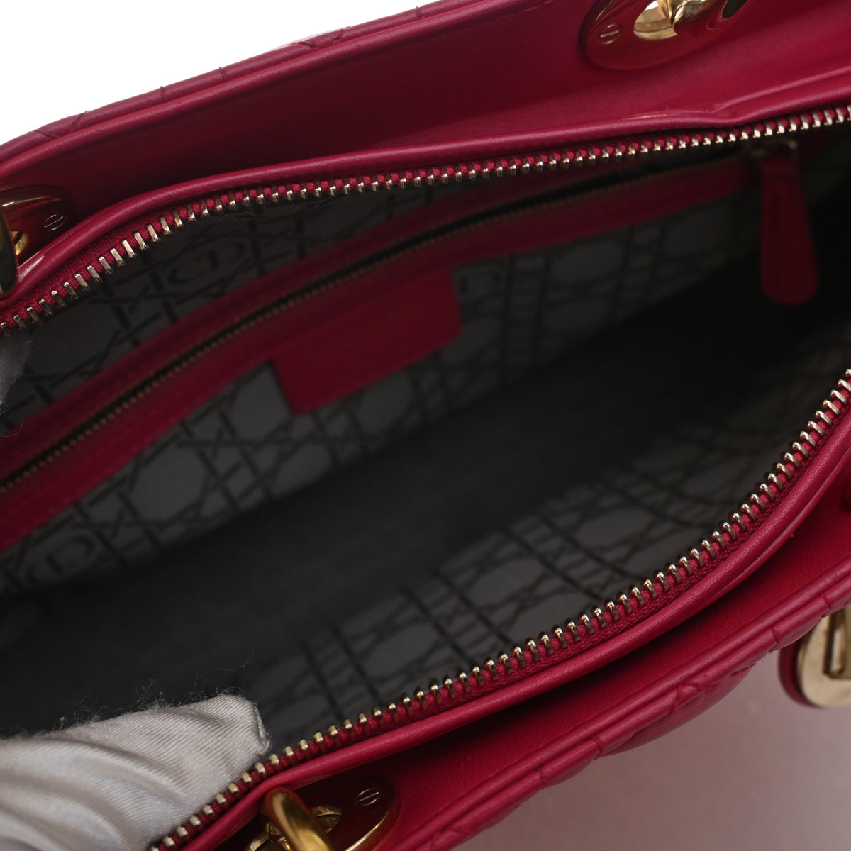 Pre-Owned Christian Dior Lady Dior Large Lambskin, open interior with lining