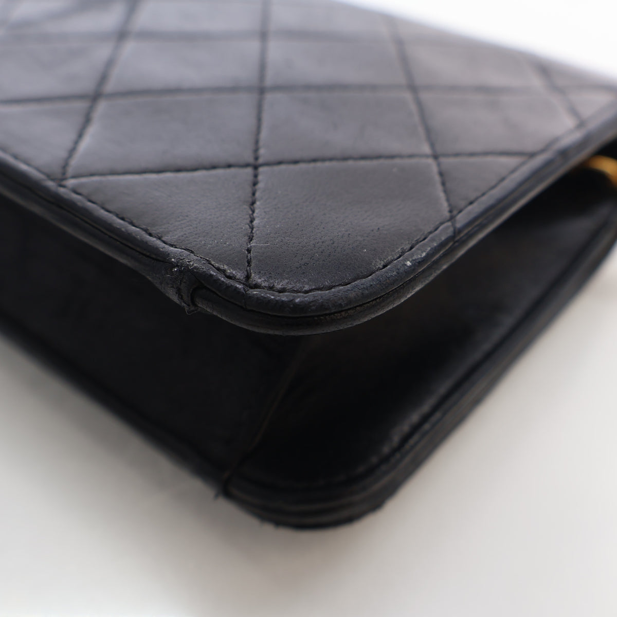 Vintage Chanel Shoulder Bag Small Lambskin Matelasse, corner and edge detail, photo 12 of 17