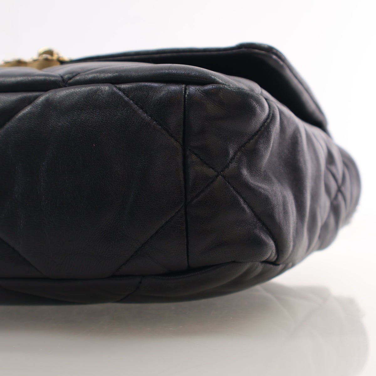 Pre-Owned Chanel 19 Flap Bag Medium Lambskin, base view, photo 8 of 19