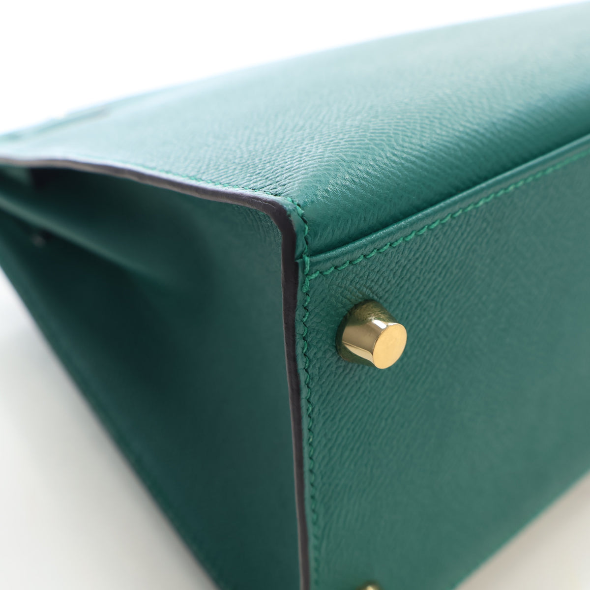 Pre-Owned Hermès Kelly 28 Malachite Epsom Leather, base and feet view, photo 14 of 19