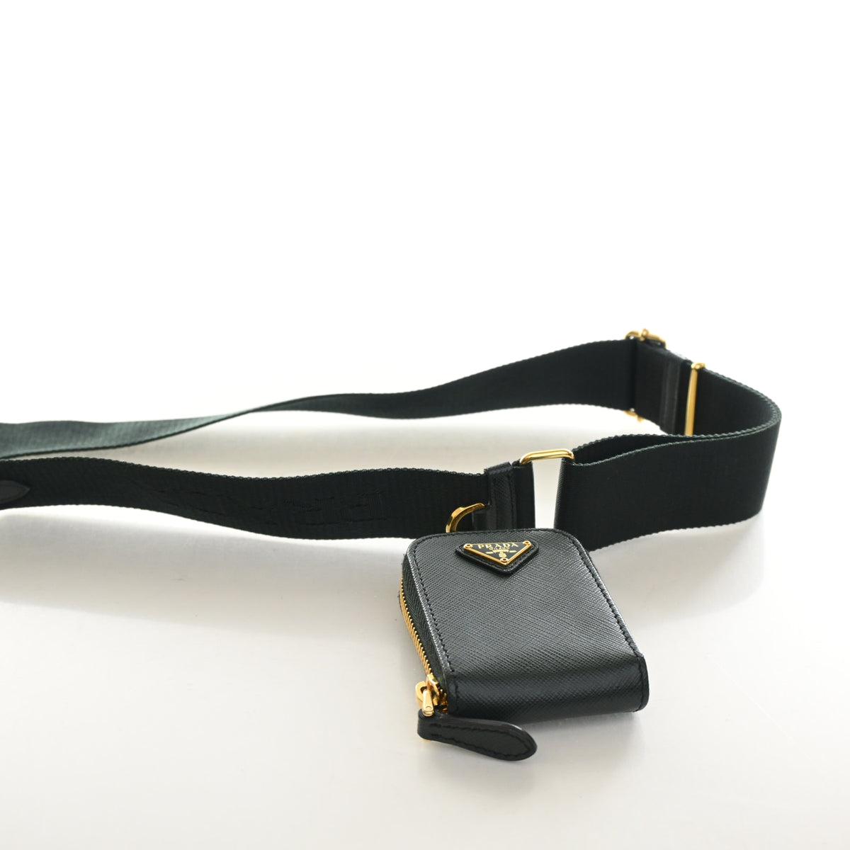 Prada Saffiano Re-Edition 2005, photo 11 of 14