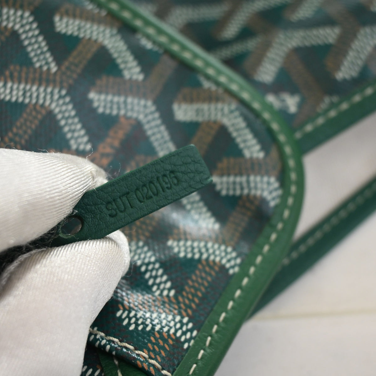 Pre-Owned Goyard GM Goyardine St. Louis, interior label and date code